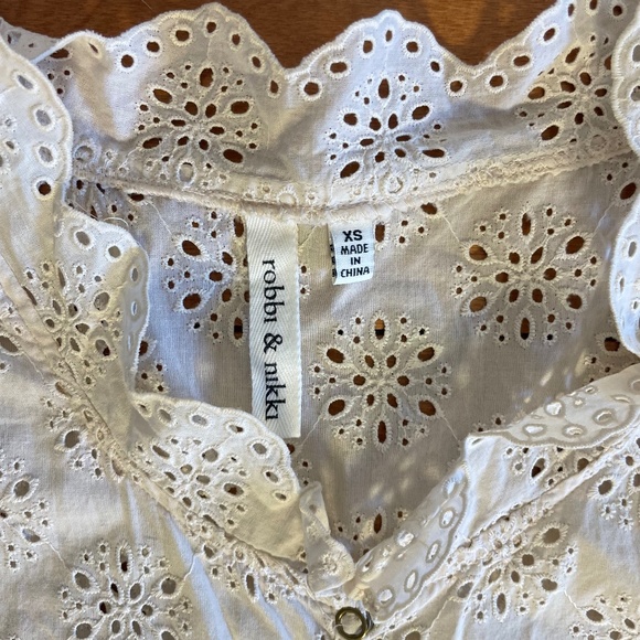 robbi & nikki eyelet lace top - Picture 7 of 13